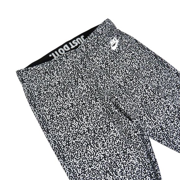 Nike Dri-Fit Black & White Splatter Geometric Print High Rise Leggings Small - Picture 1 of 6
